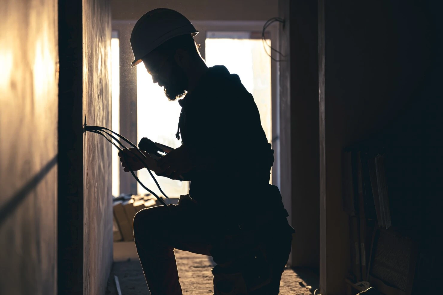 Electrician in Florida delivering safe repairs, installations, and electrical inspections.